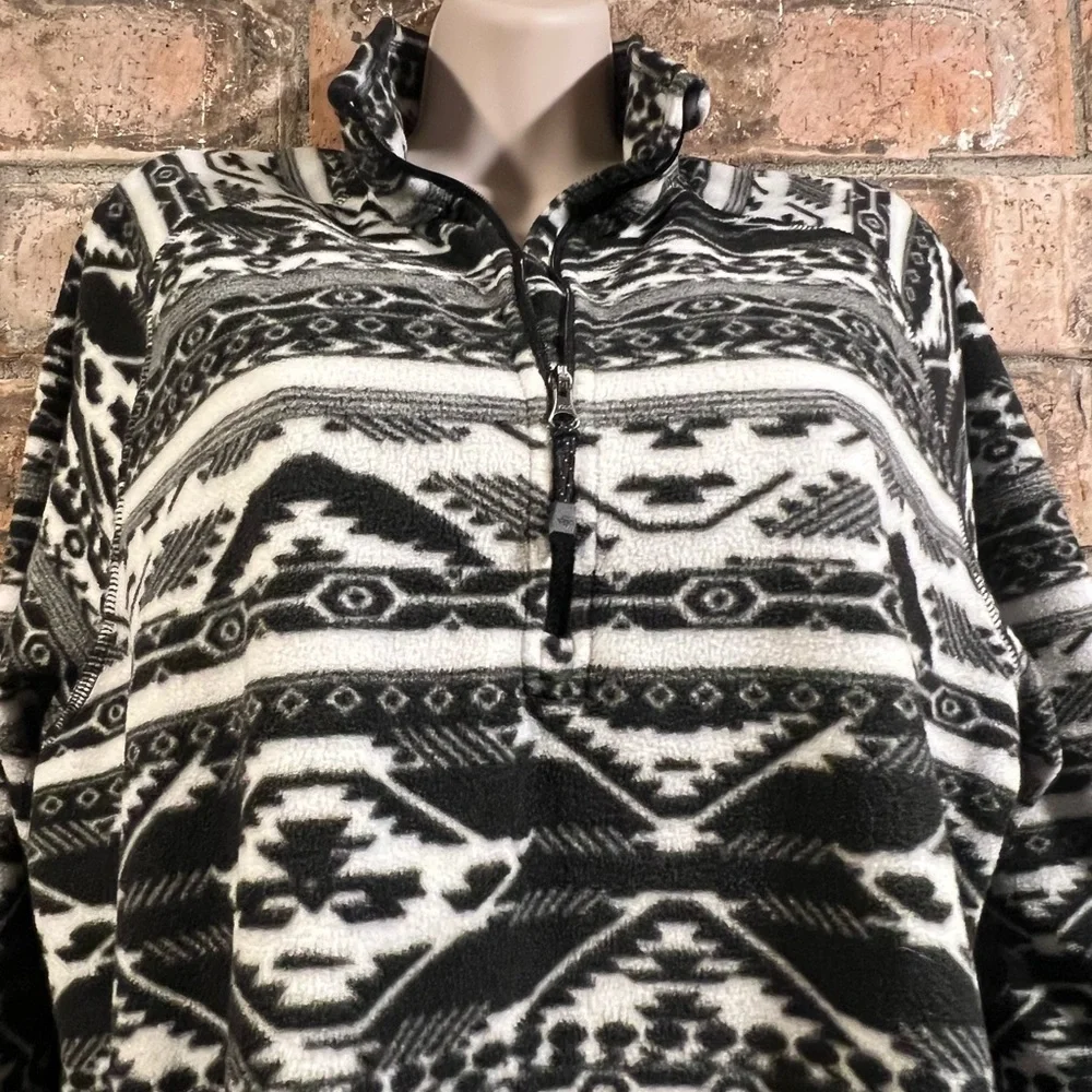 Eddie Bauer Black and White Patterned Sweatshirt - Picture 11 of 12